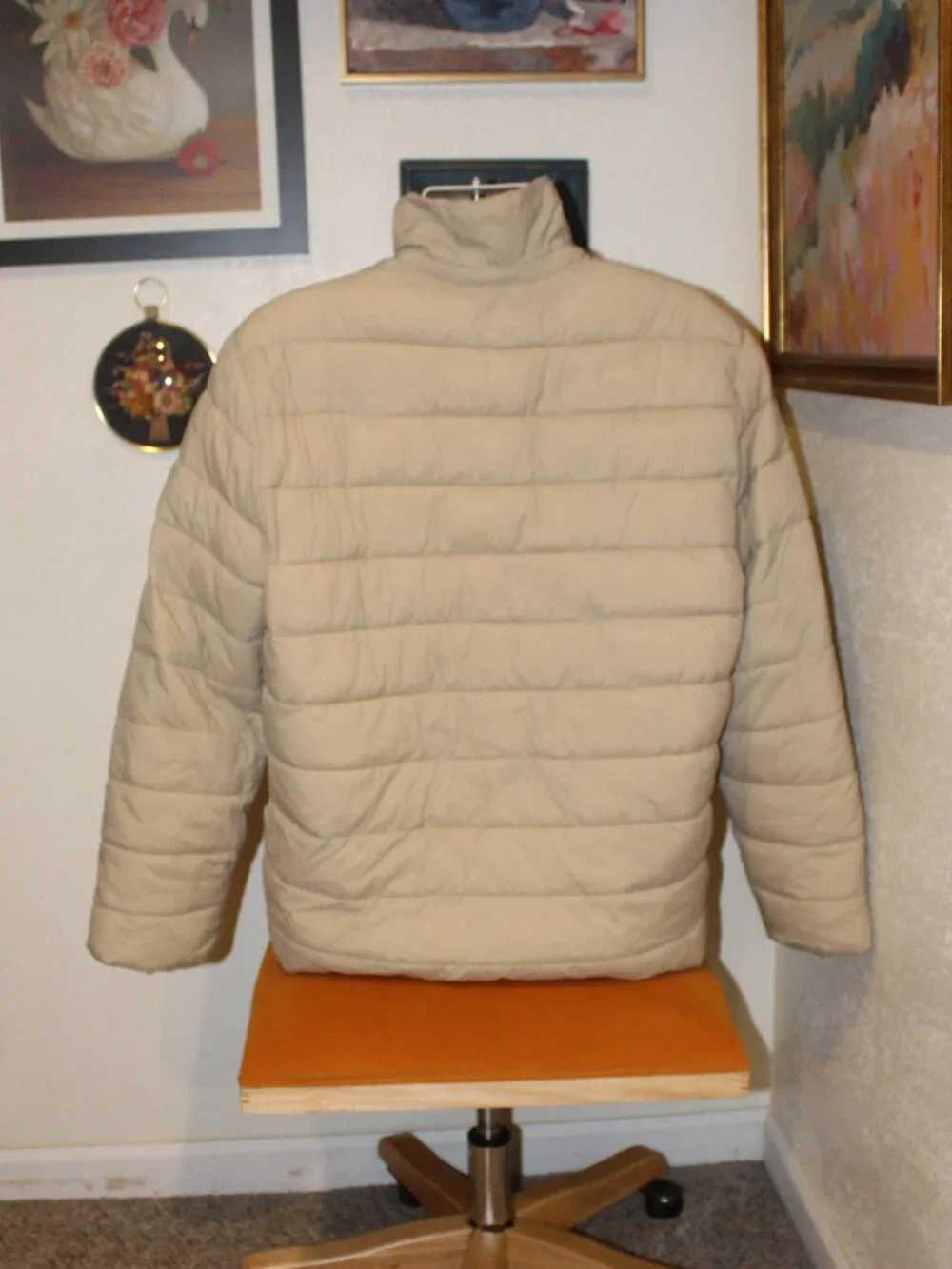 GAP Beige Lightweight Puffer Jacket Men’s Large